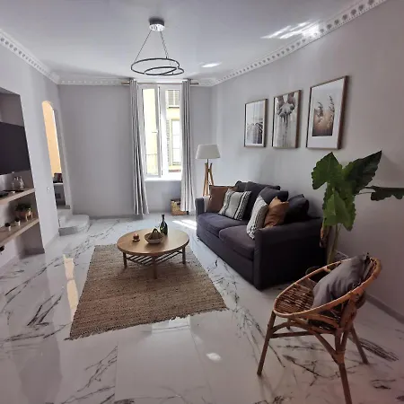 Апартаменты Proche Mer, Vieille Ville. Luxueux